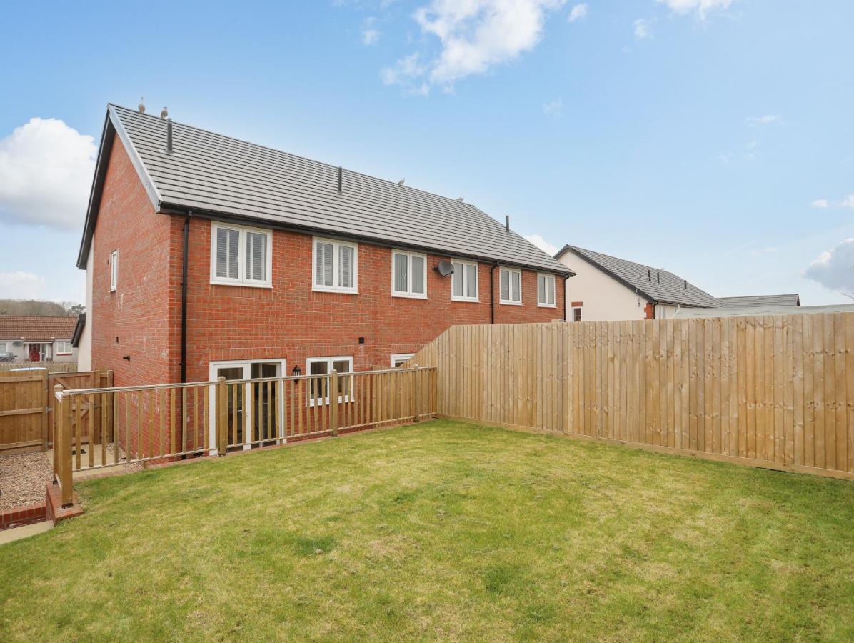 Swn Y Nant Villa Holyhead Exterior photo